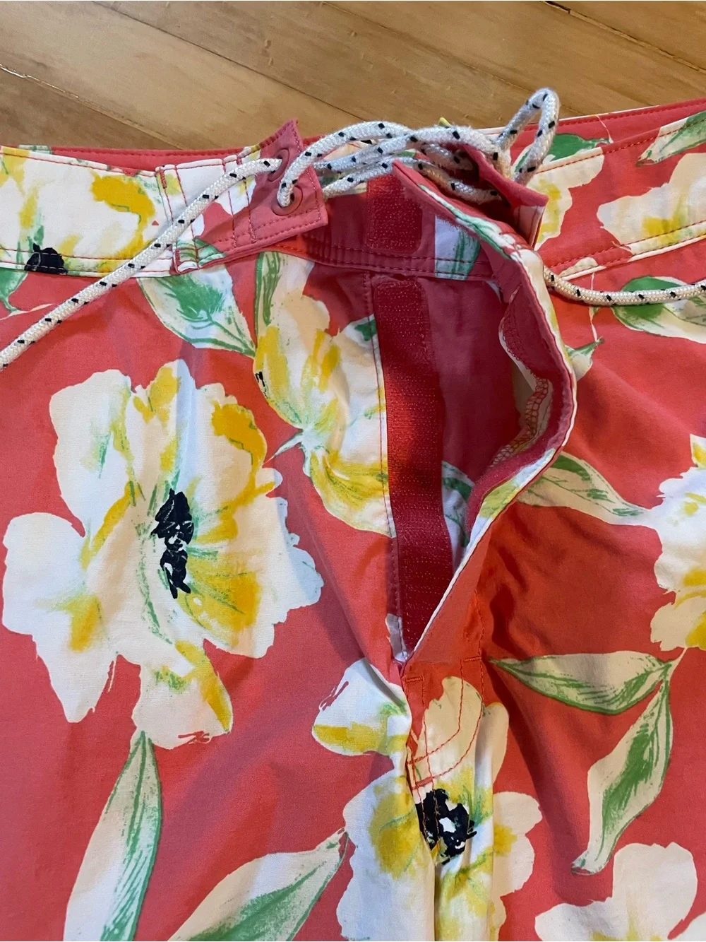 J. CREW 7” Stretch Breaker Board Short ECONYL Nylon Swim Trunk Floral Print 32